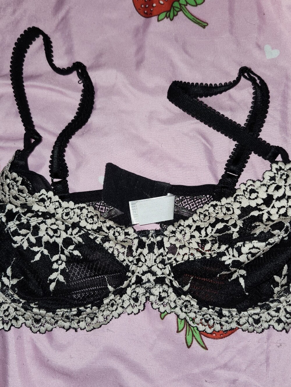 Wacoal black lace bra with white floral embroidery women's size 32D